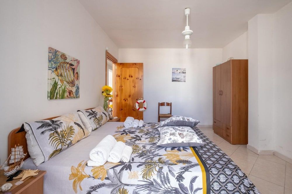 House, 2 Bedrooms, Smoking, Balcony