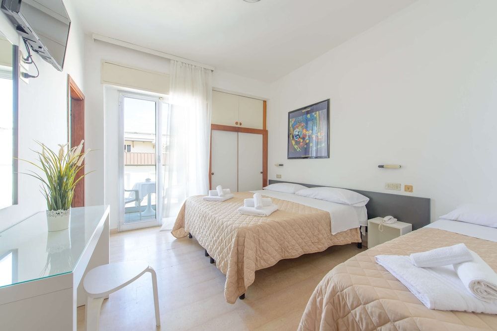 Triple Room, Balcony