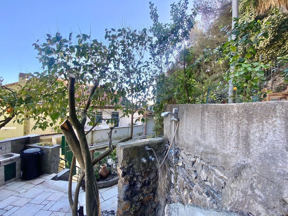 La Spiaggia Apartment, Garden View 8