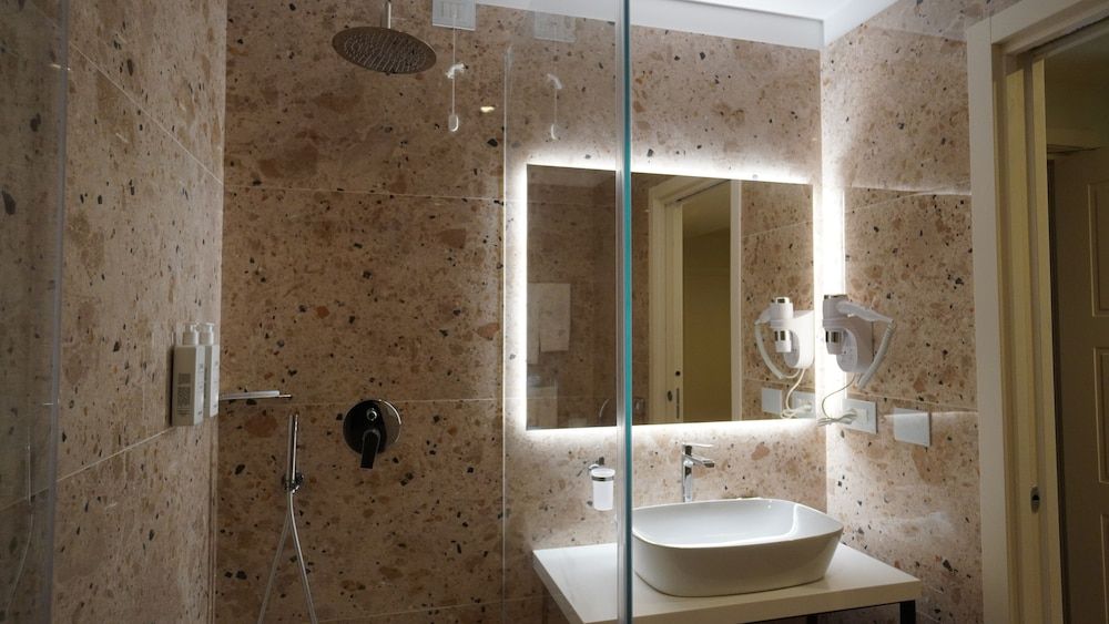 UNAHOTELS La Martella Comfort Room 6