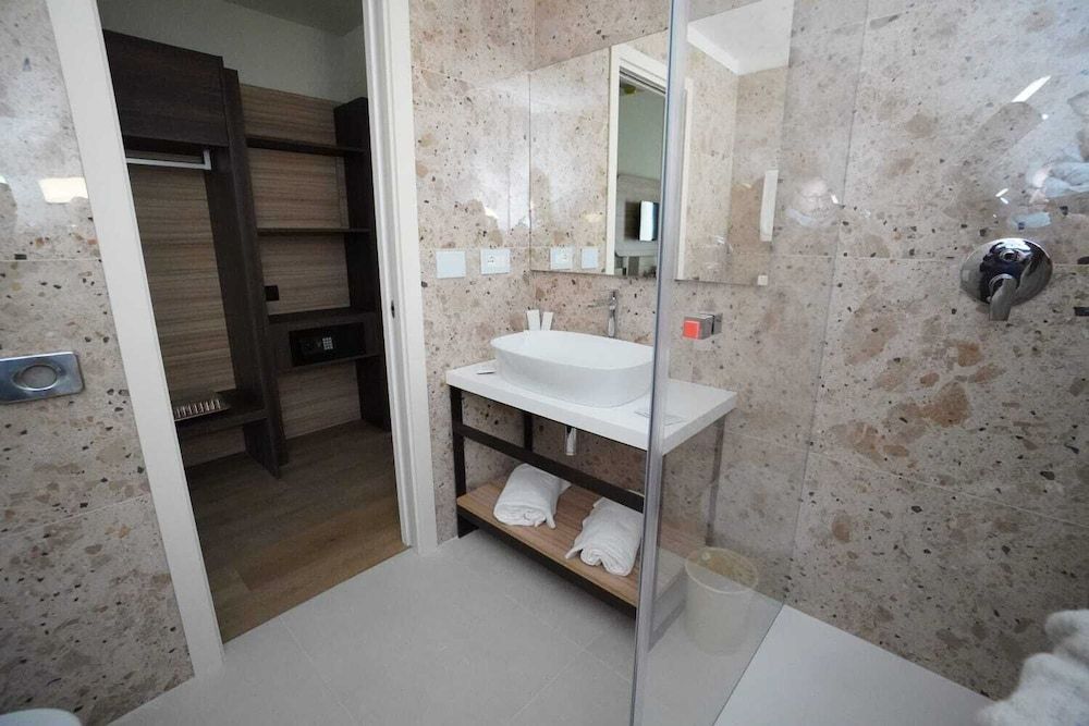 UNAHOTELS La Martella Comfort Room 4