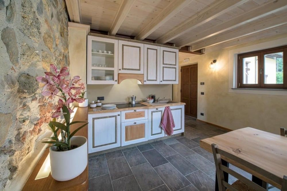 Room-charming Alessandria Apartment With Room, 1 Bedroom, Smoking, Patio 6