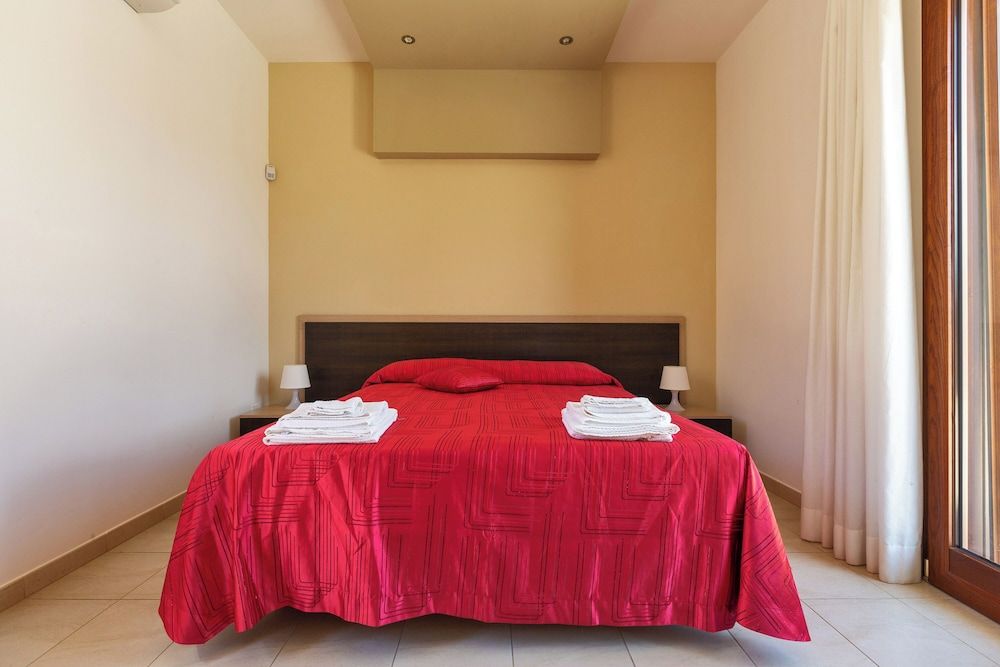 Deluxe Double Room, Patio, Courtyard View