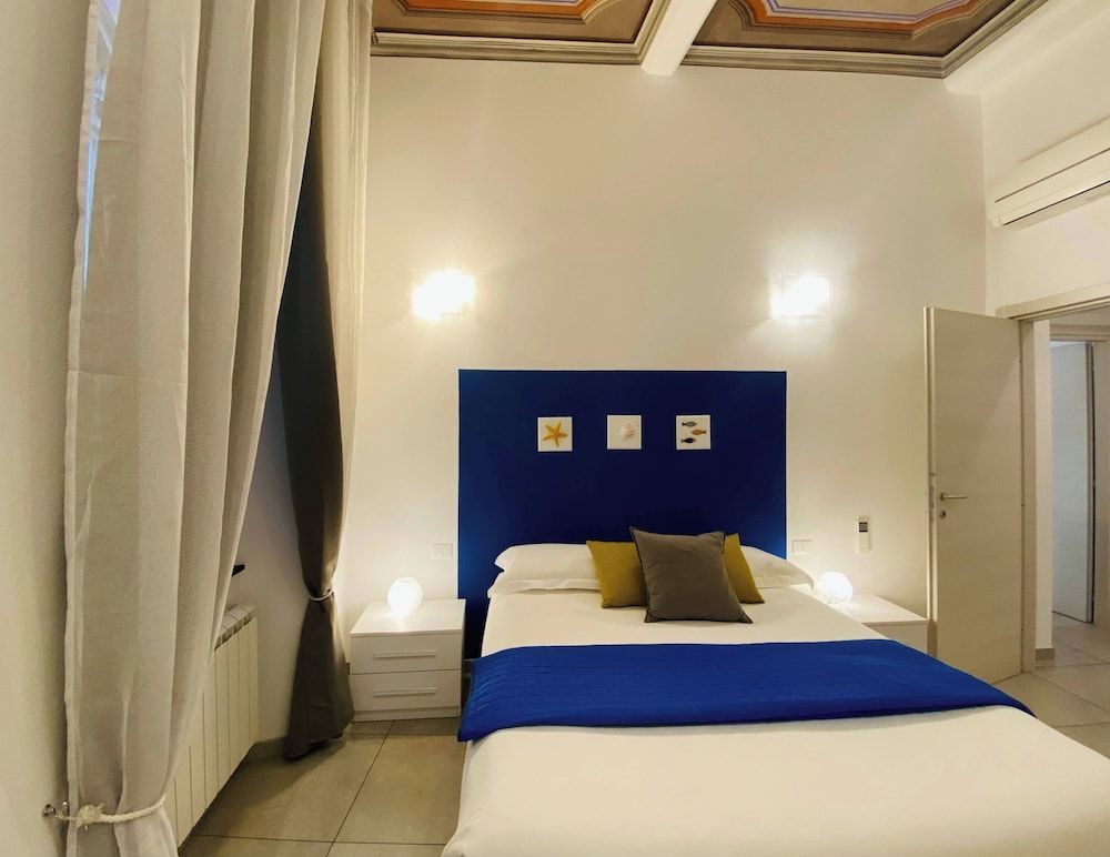 La Casa Rosa al Mare apartment & garage Luxury Condo, Balcony, Sea View 2