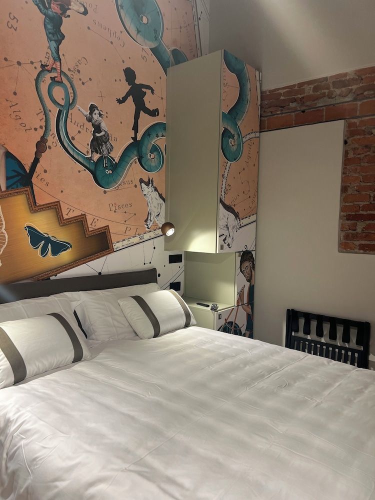 Pietrasanta Ai Teatri Deluxe Room 3