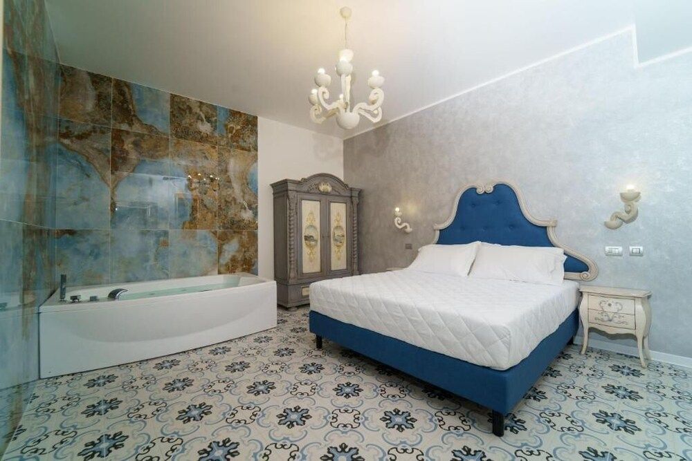 PLAZA Boutique Hotel Tropea Superior Double Room, City View