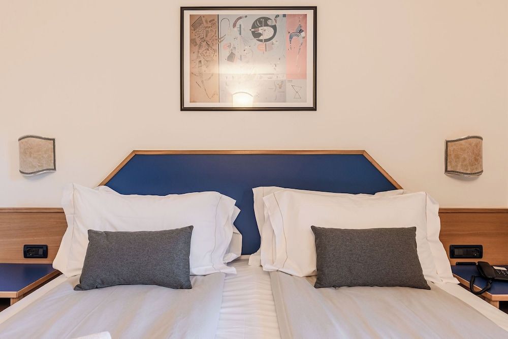 Classic Double or Twin Room, Mountain View