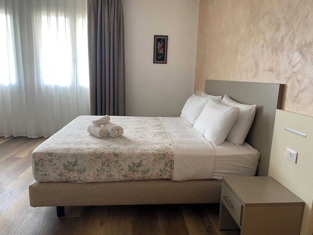 Hotel Lanterna Padova Twin Room 5