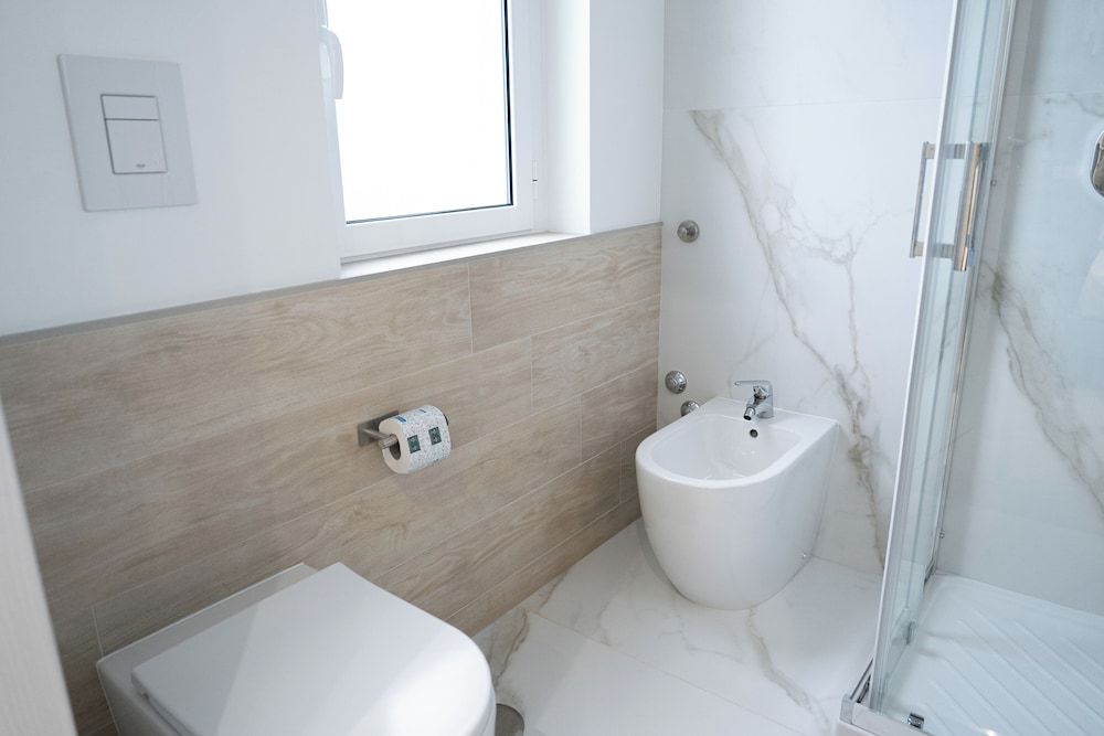 Napolitano Rooms - Pompei Camera Deluxe Matrimoniale o Doppia con Letti Singoli (Acqua 3) 10