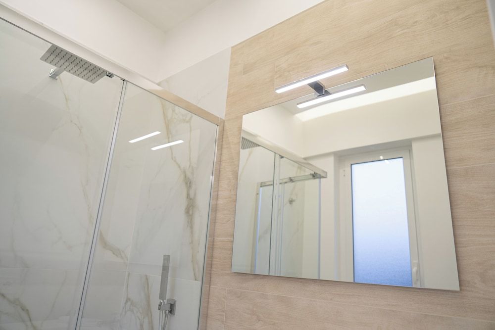 Napolitano Rooms - Pompei Camera Deluxe Matrimoniale o Doppia con Letti Singoli (Acqua 3) 11