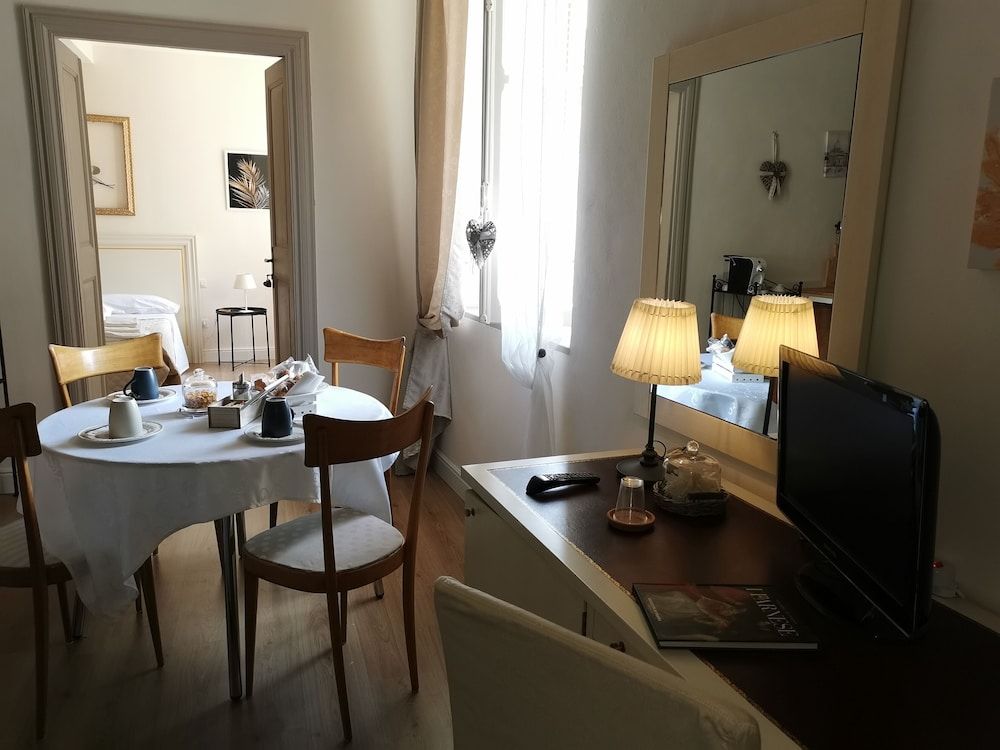 AriediParma - Rooms & Apartments Deluxe Quadruple Room, 2 Bedrooms, Non Smoking, Air conditioning 6