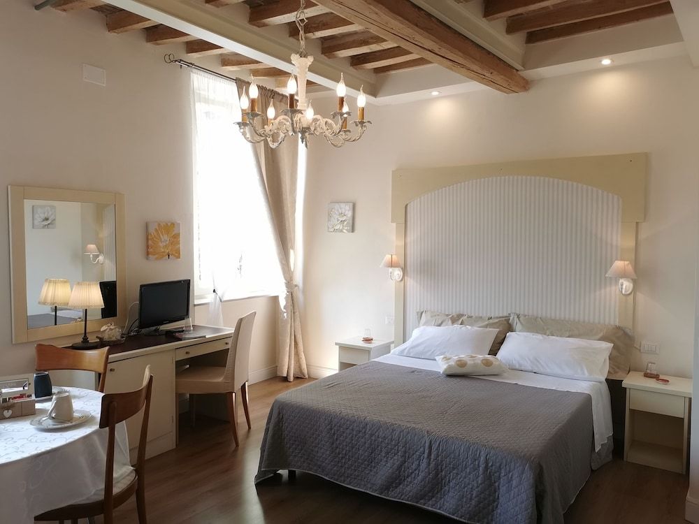 AriediParma - Rooms & Apartments Deluxe Quadruple Room, 2 Bedrooms, Non Smoking, Air conditioning 3