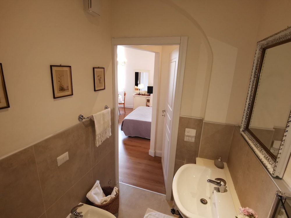 AriediParma - Rooms & Apartments Deluxe Quadruple Room, 2 Bedrooms, Non Smoking, Air conditioning 5