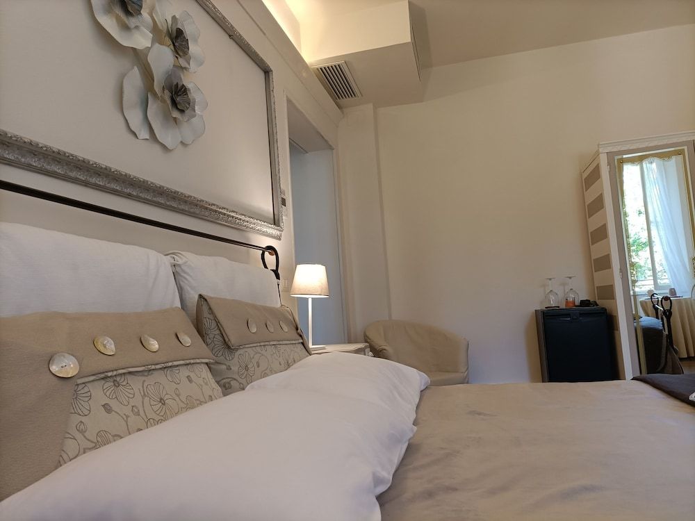 AriediParma - Rooms & Apartments Comfort Room, Garden View 2