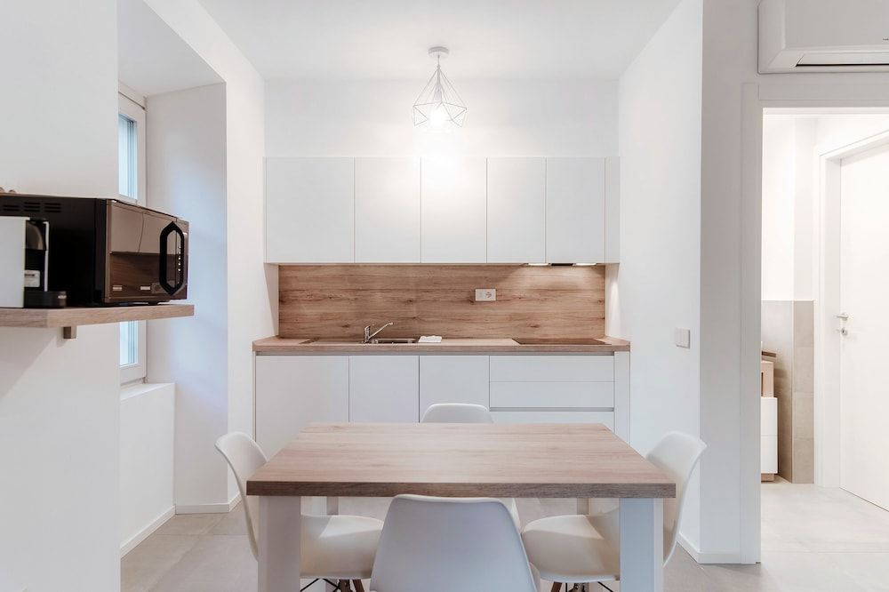 Marinetti Suite 9