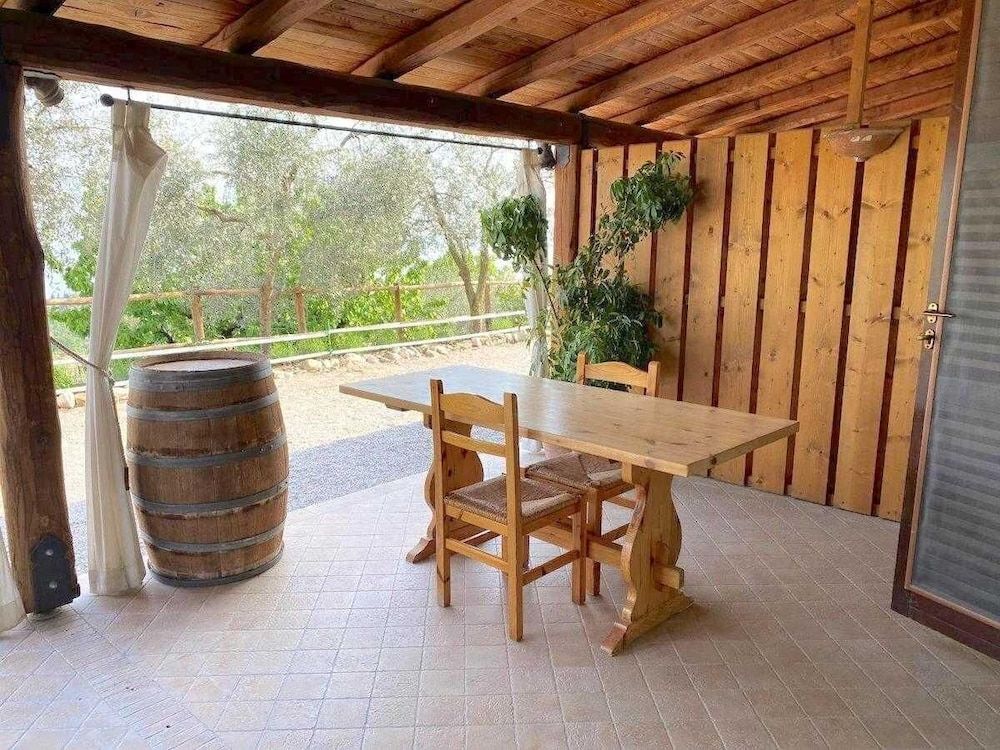 Agriturismo Scuderia Castello Comfort Room, Lake View 3