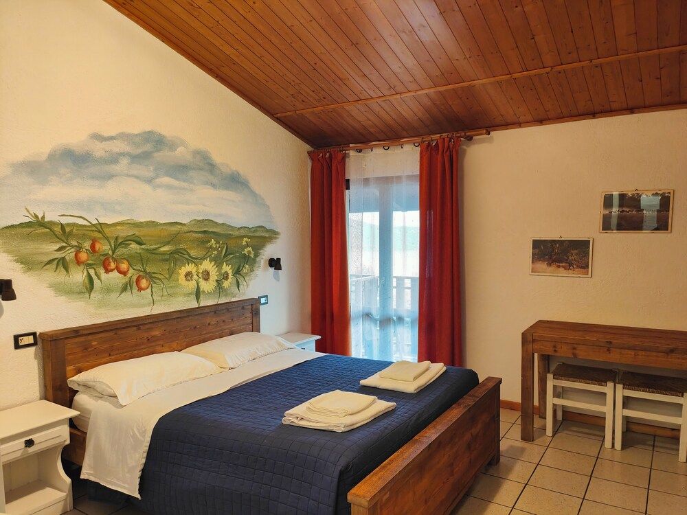 Agriturismo Scuderia Castello Classic Room, Lake View 2