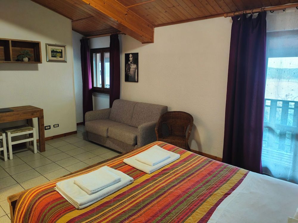 Agriturismo Scuderia Castello Classic Room, Lake View 3