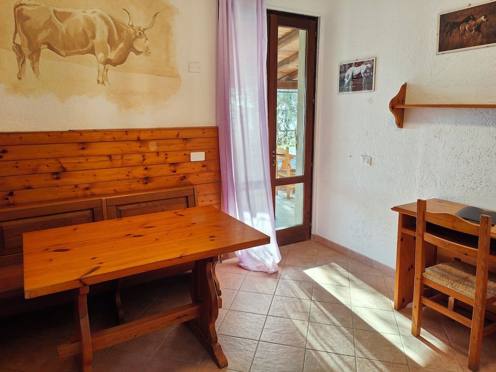 Agriturismo Scuderia Castello Deluxe Apartment, Lake View 6