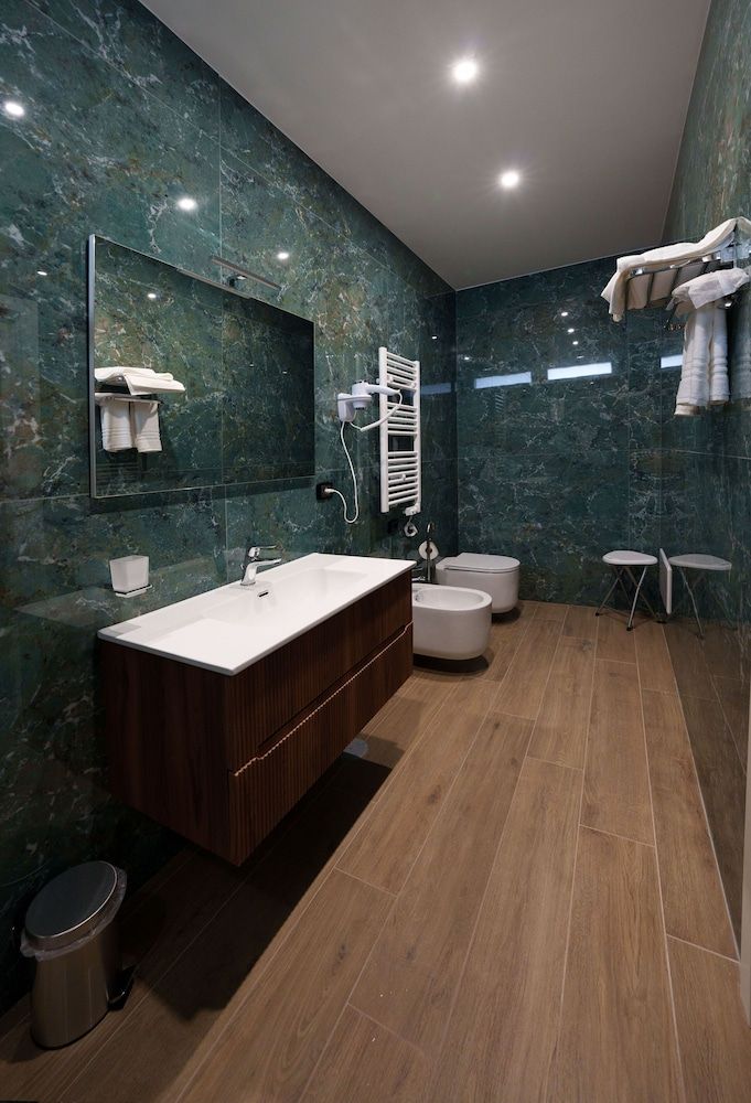 Hotel Manuela Deluxe Double Room 21