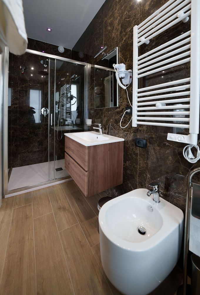 Hotel Manuela Deluxe Double Room 8