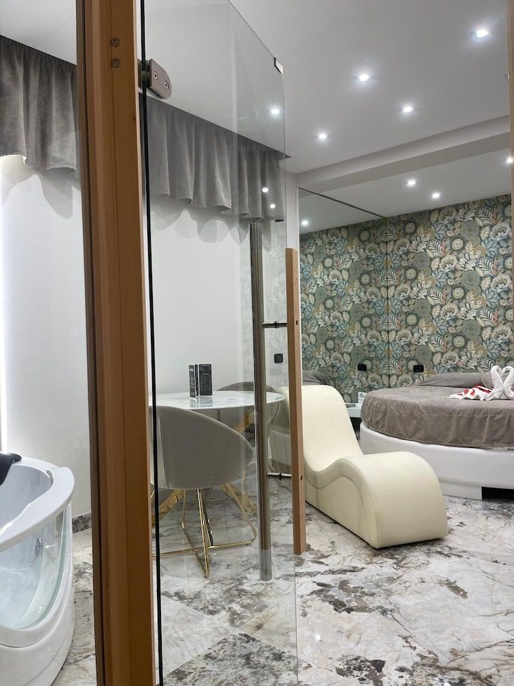 Hotel Manuela Luxury Suite 4