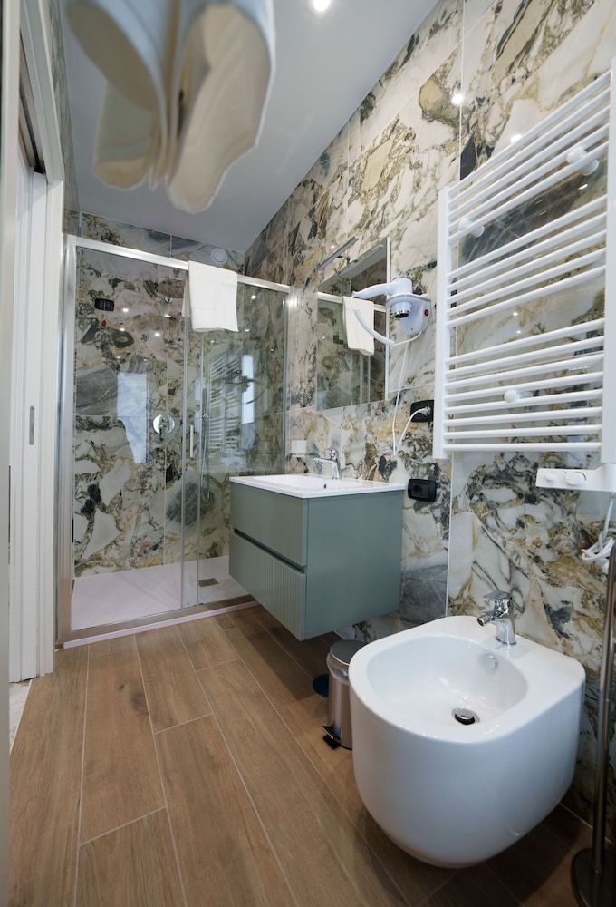 Hotel Manuela Deluxe Double Room 12