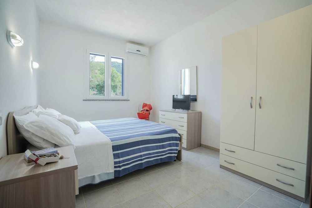 Apartment, 3 Bedrooms, Accessible, Smoking