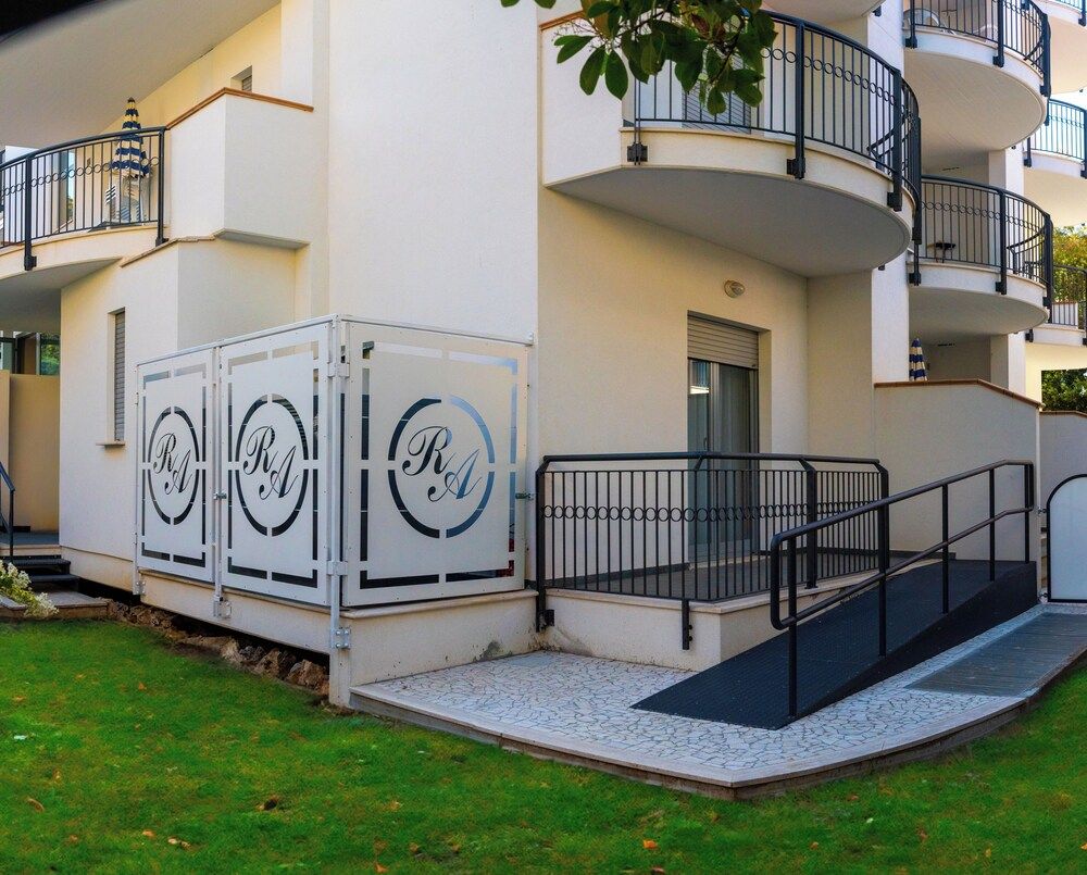 Altamira Residence