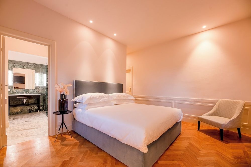 Boutique Hotel Villa Monty Banks Superior Room, Hill View