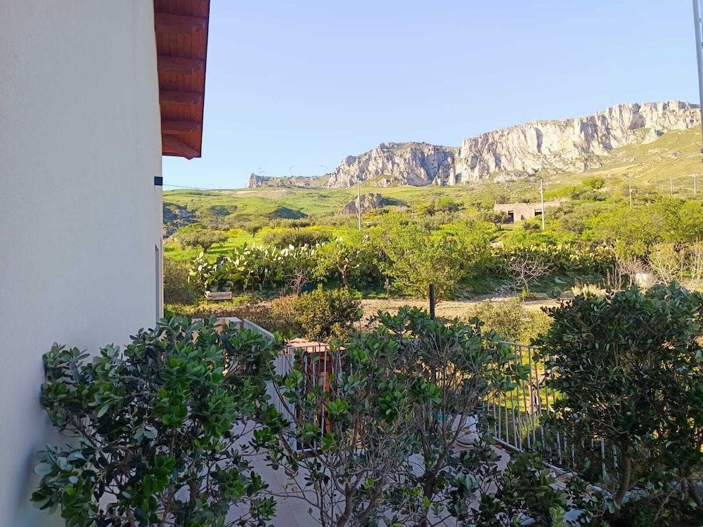 TENUTE LAZZARINO Classic Room, Mountain View 2