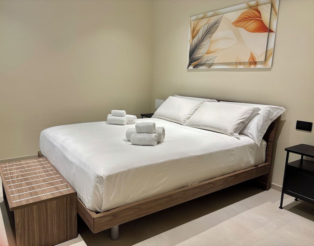 SETTANNI Suites Superior Room 5