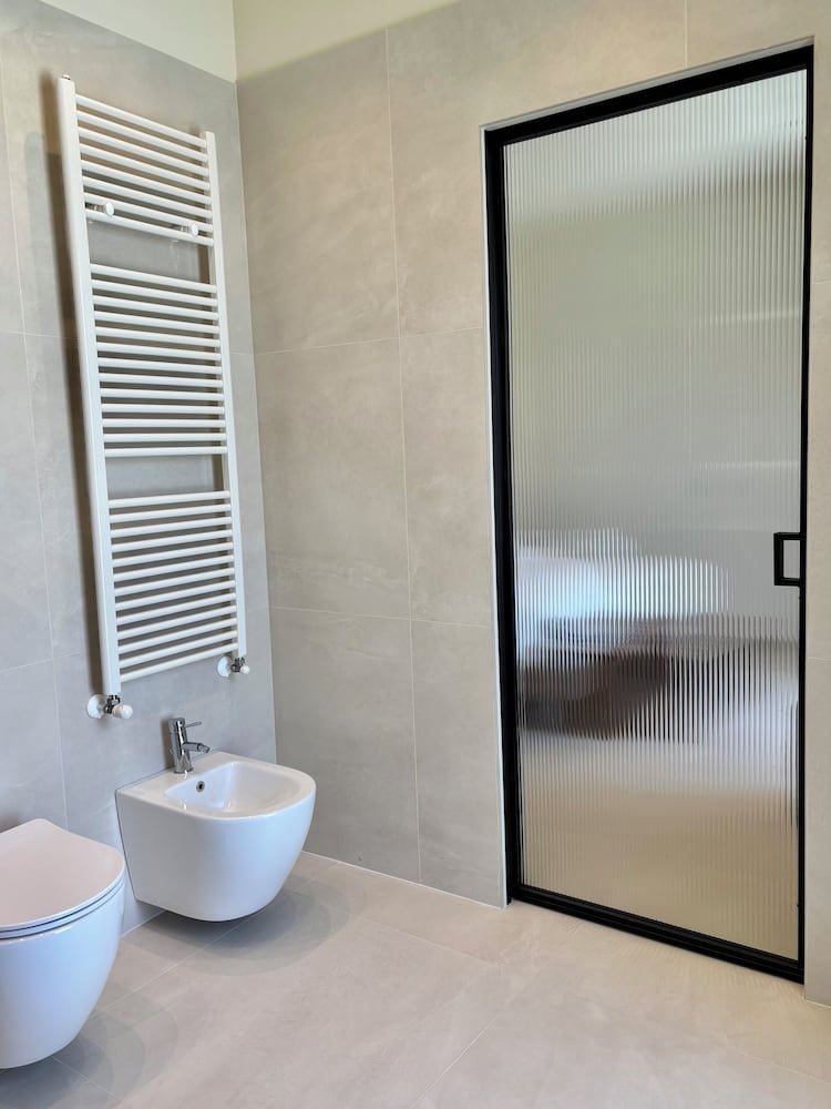 SETTANNI Suites Deluxe Room 5