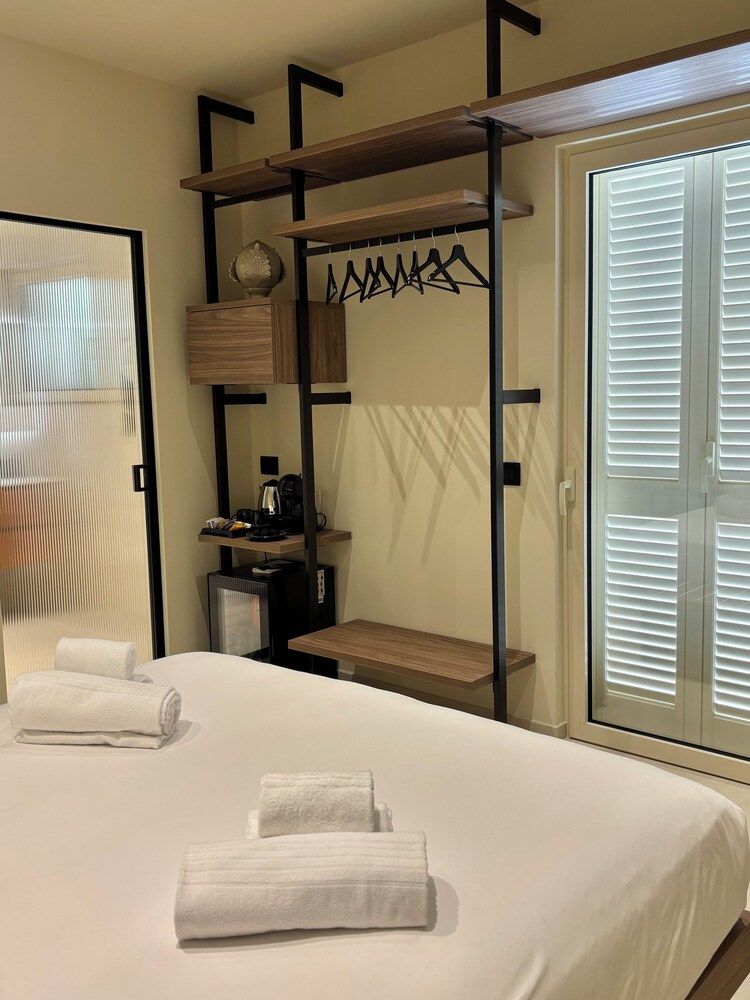 SETTANNI Suites Superior Room 22