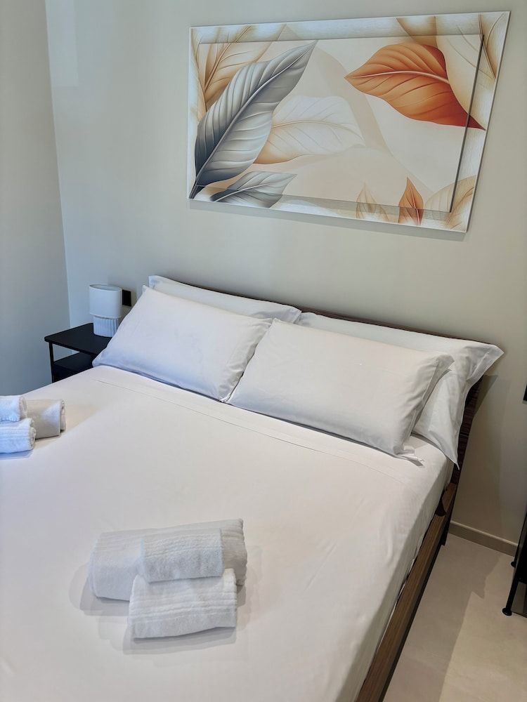 SETTANNI Suites Superior Room 2