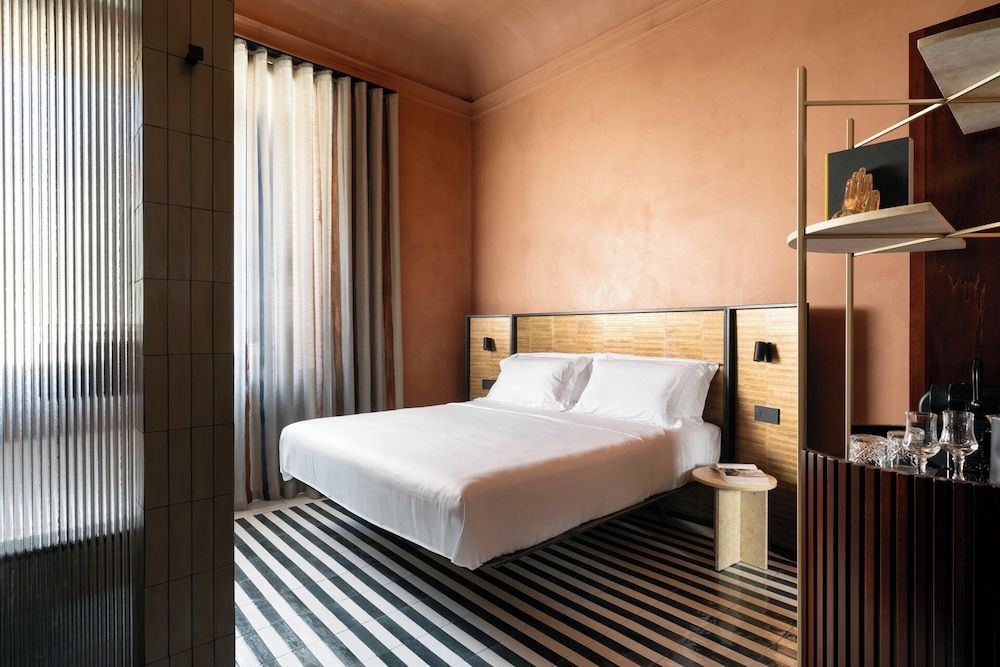 Superior Double Room, 1 King Bed, Private Bathroom, City View