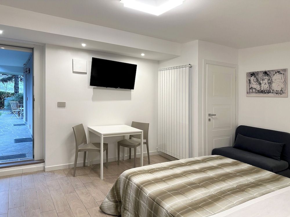 B&B Nuova Villa Paradiso Studio, Garden View 2