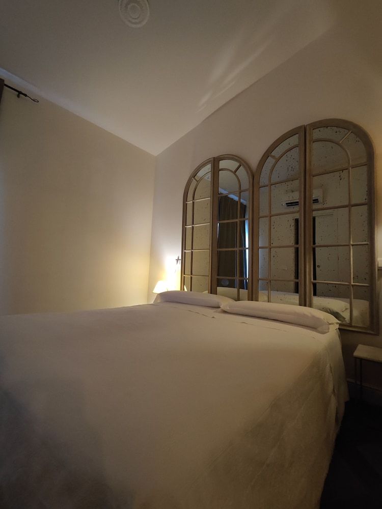 Garda Relais Antica Romelia Design Studio Suite, Garden View 3