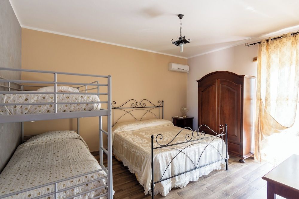 Comfort Quadruple Room, Balcony