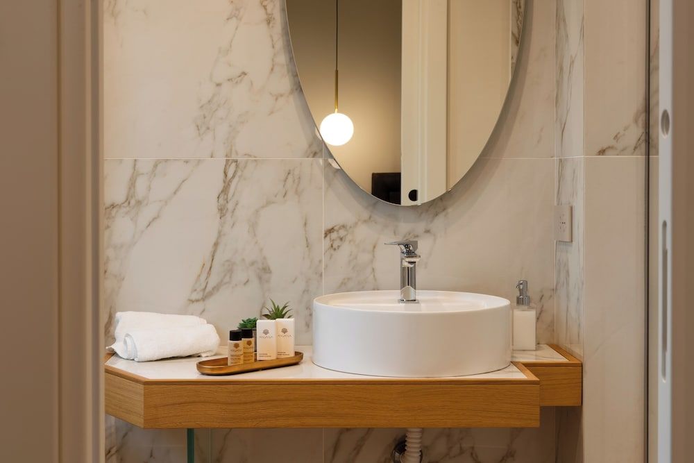 Hera rooms and suites Deluxe Double Room, City View 5