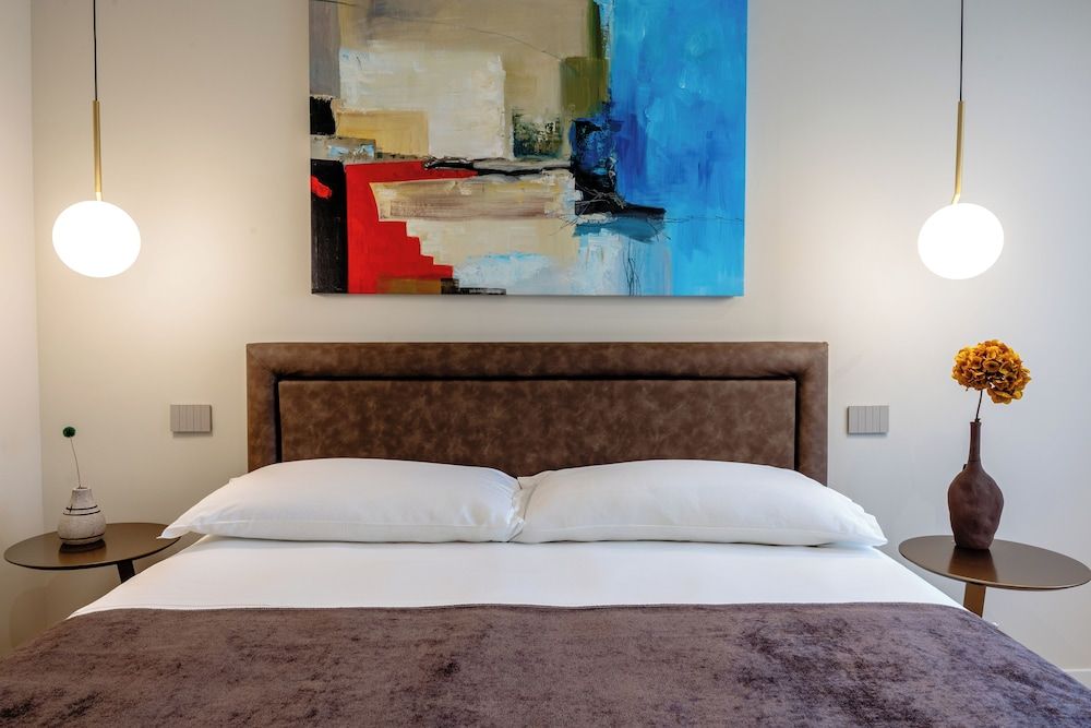 Hera rooms and suites Deluxe Double Room, City View 2