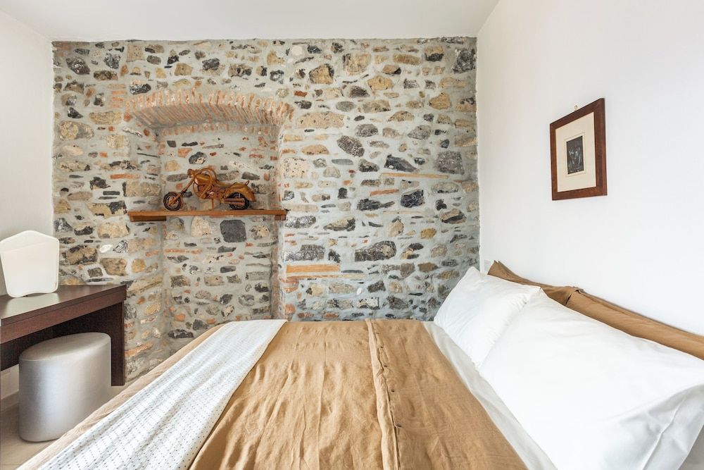 Apartment (1 Bedroom)