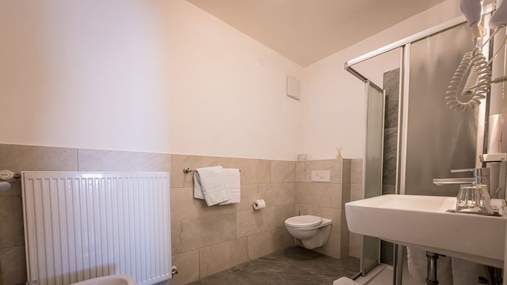 Am Schloss Guest House Classic Double Room, City View 3