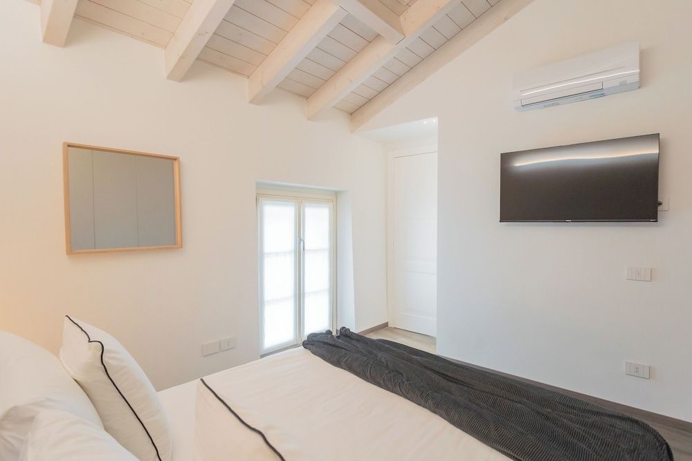 Muralto's Nest by Rent all Como Apartment (2 Bedrooms) 29