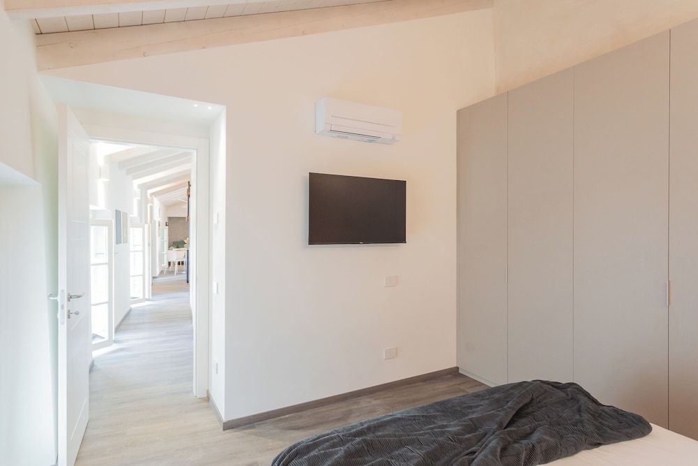Muralto's Nest by Rent all Como Apartment (2 Bedrooms) 37