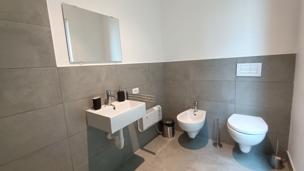 Bed and Bike Hostel Classic Triple Room 3