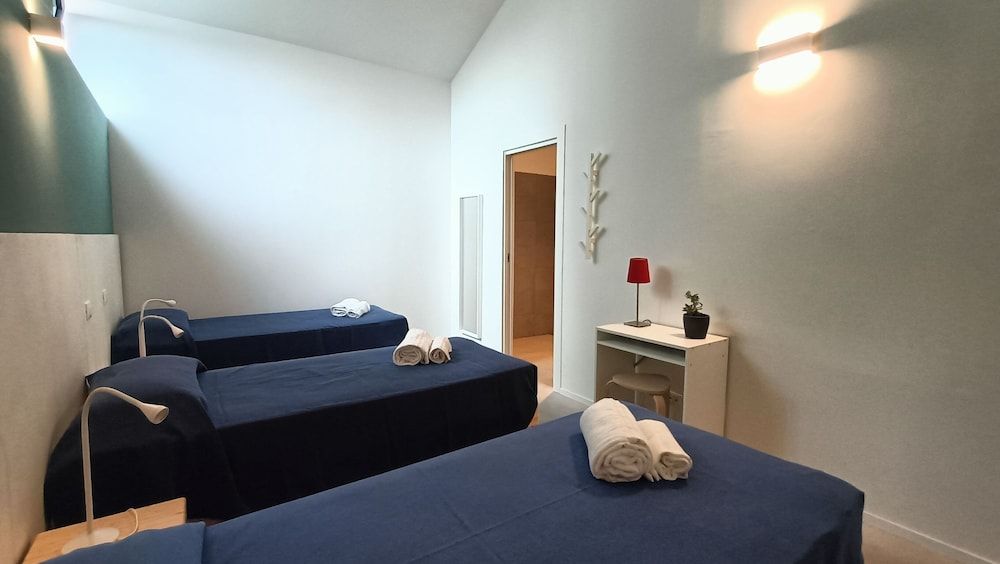 Bed and Bike Hostel Classic Triple Room