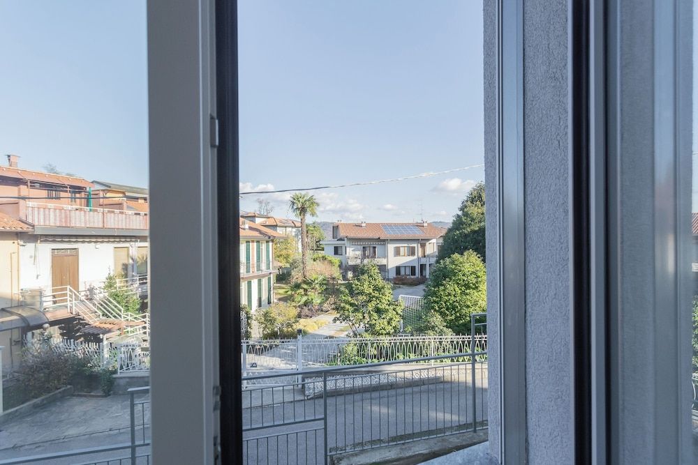 Isola Felice Grandate by Rent all Como Apartment (1 Bedroom) 6