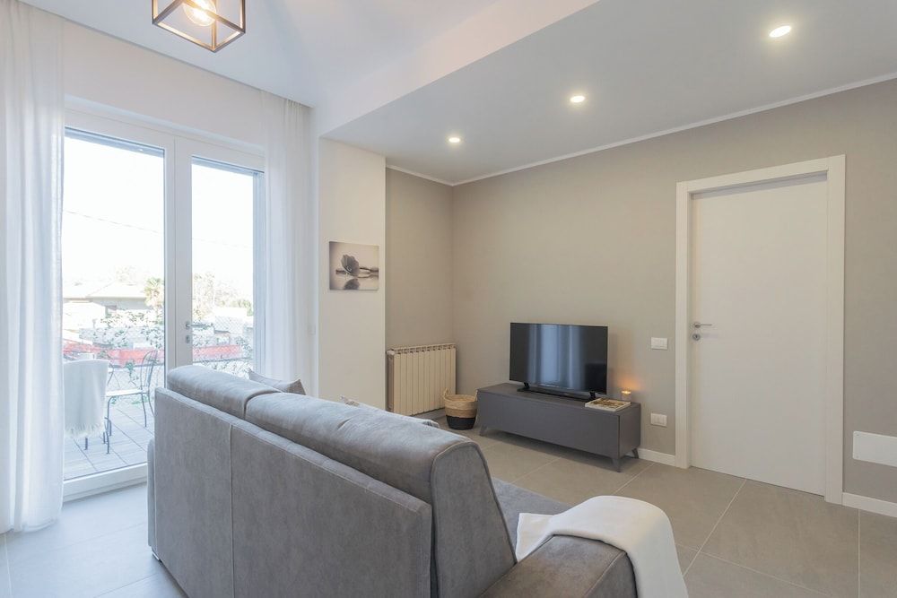 Isola Felice Grandate by Rent all Como Apartment (1 Bedroom) 16