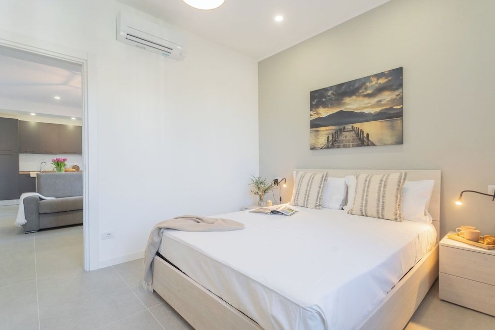 Isola Felice Grandate by Rent all Como Apartment (1 Bedroom) 2